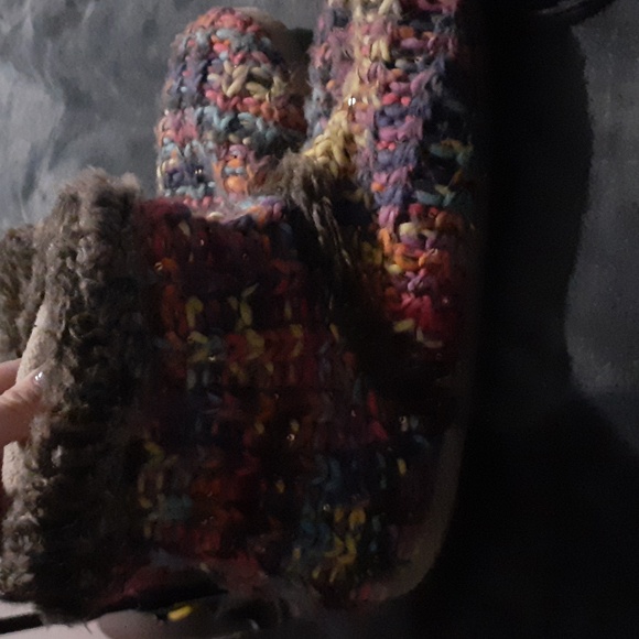 Slippers - Picture 2 of 3